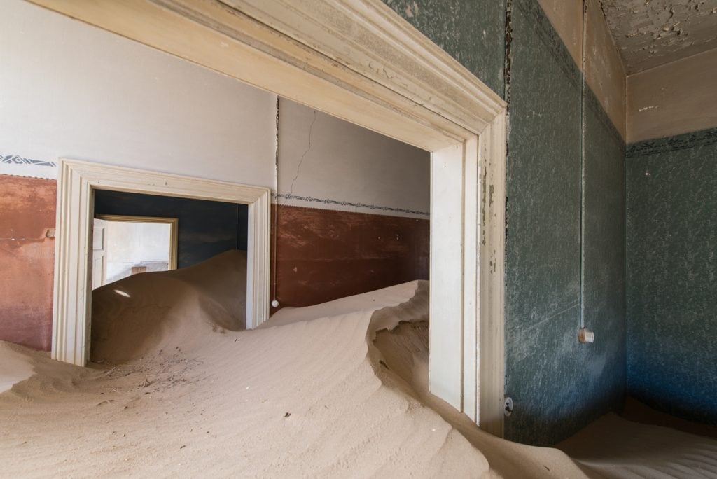 sand of time romani veillon | Collater.al