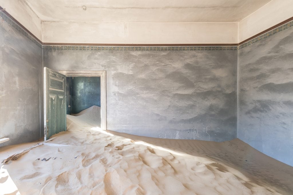 sand of time romani veillon | Collater.al