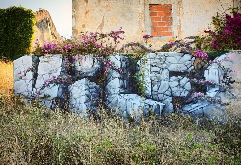 Vile, lo street artist portoghese che illude lo spettatore | Collater.al