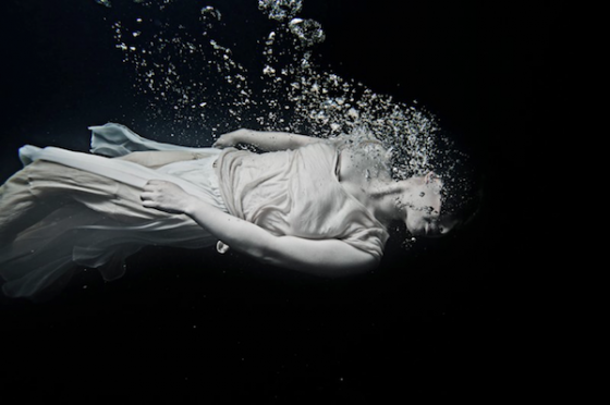 BREATHE - Progetto fotografico in "apnea" del giapponese Tomohide Ikeya
