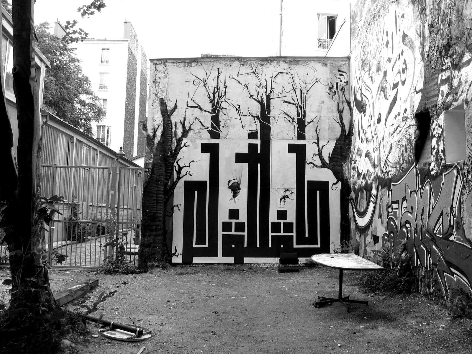 La street art calligrafica e geometrica di L'Atlas