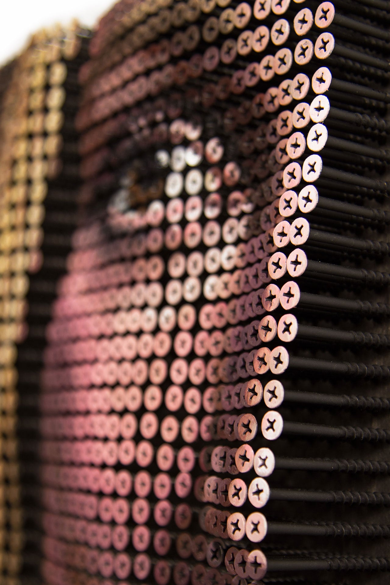 Screw Art, gli artwork realizzati con le viti di Andrew Myers | Collater.al