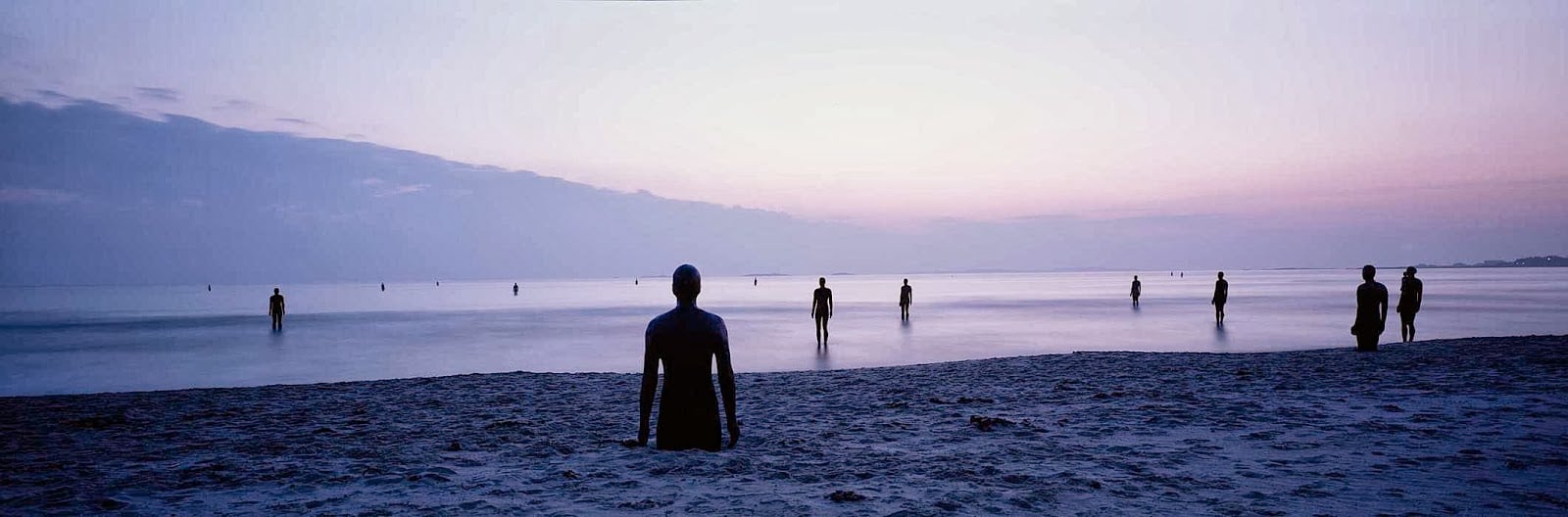 Le sculture antropomorfe di Antony Gormley | Collater.al