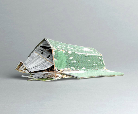 Ofra Lapid - Broken Houses - Modelli in scala di edifici in rovina