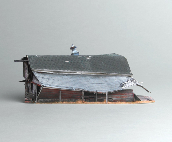 Ofra Lapid - Broken Houses - Modelli in scala di edifici in rovina