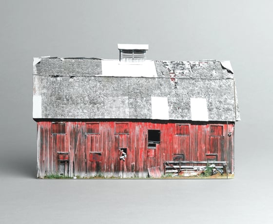 Ofra Lapid - Broken Houses - Modelli in scala di edifici in rovina