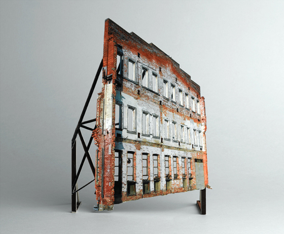 Ofra Lapid - Broken Houses - Modelli in scala di edifici in rovina