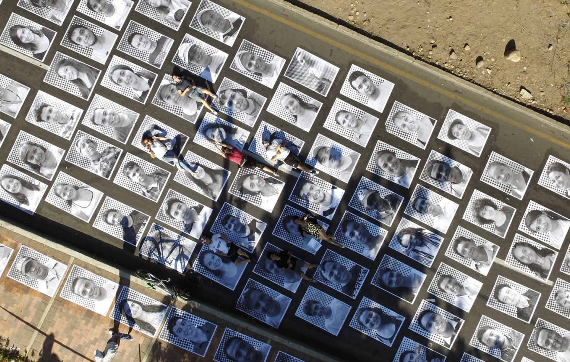 Inside Out Project, il progetto del fotografo JR | Collater.al