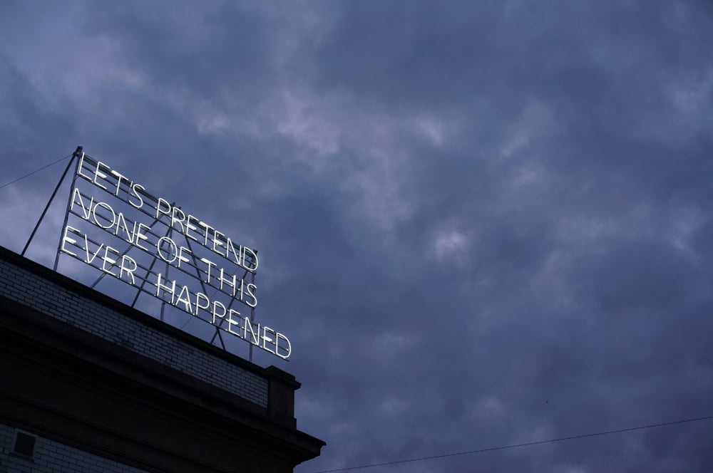 Tim Etchells - Text sculpture e neon signs | Collater.al