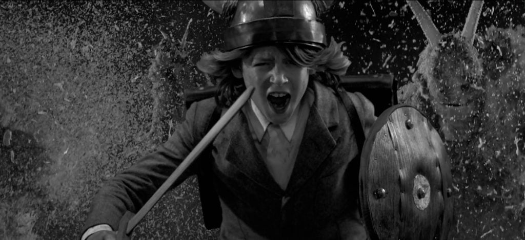 Woodkid - Run Boy Run - Videoclip realizzato da Yoann Lemoine