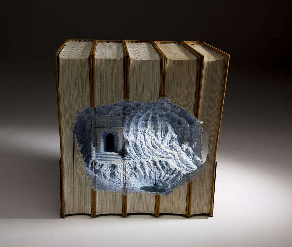 Book Sculptures, i libri trasformati in paesaggi da Guy Laramée | Collater.al