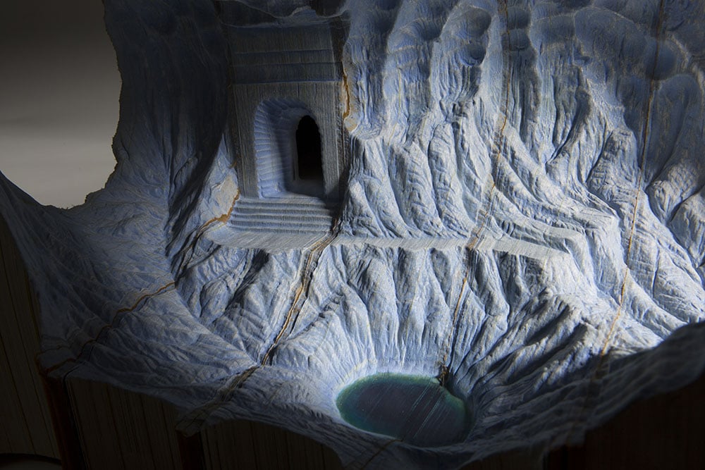 Book Sculptures, i libri trasformati in paesaggi da Guy Laramée | Collater.al