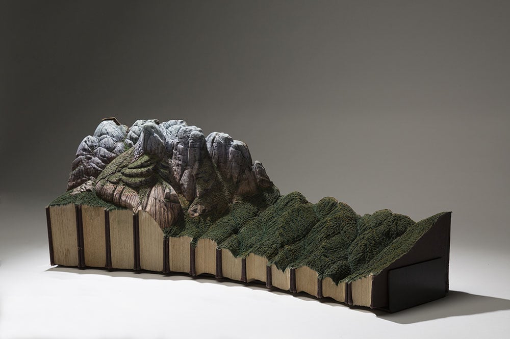 Book Sculptures, i libri trasformati in paesaggi da Guy Laramée | Collater.al