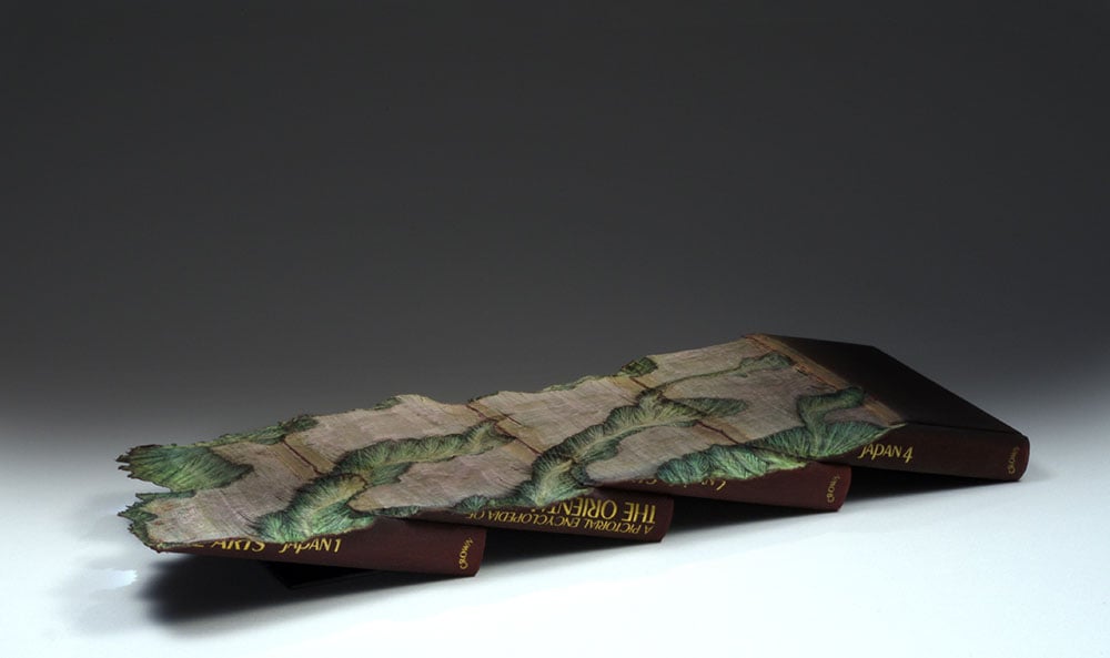 Book Sculptures, i libri trasformati in paesaggi da Guy Laramée | Collater.al
