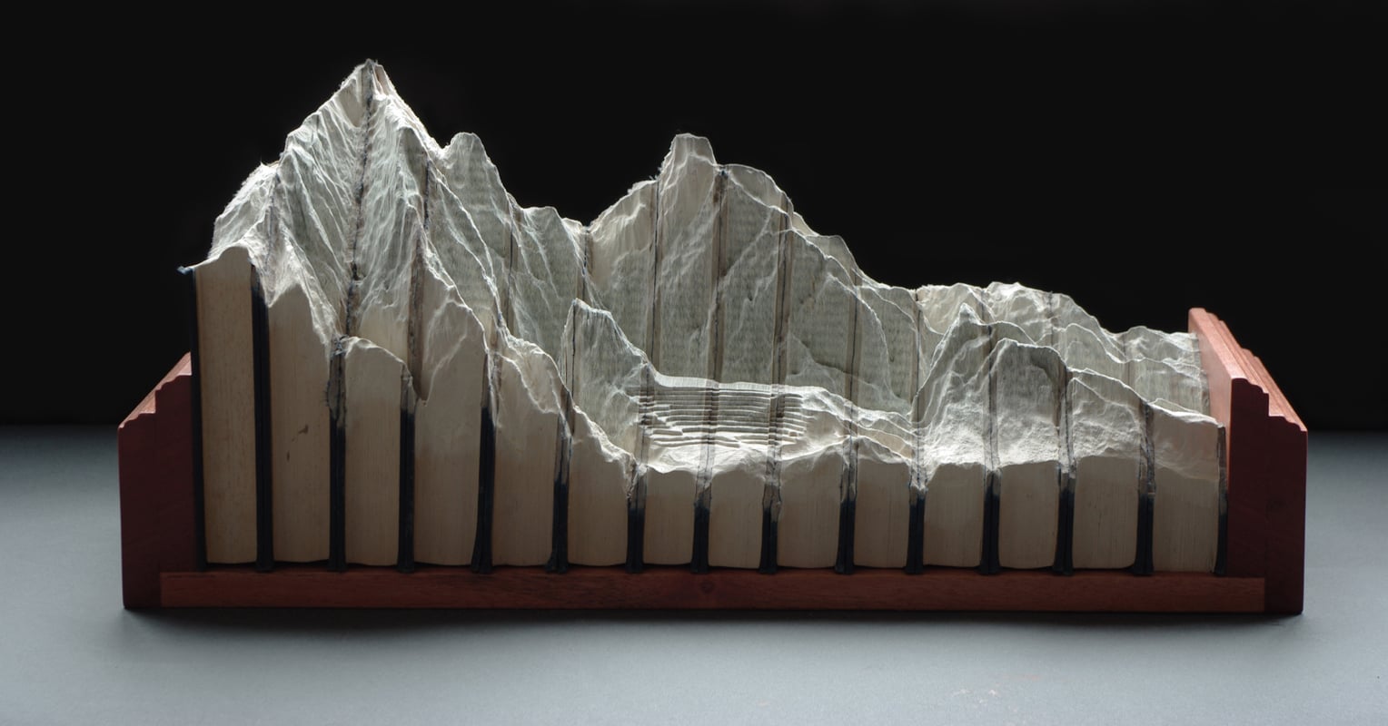 Book Sculptures, i libri trasformati in paesaggi da Guy Laramée | Collater.al