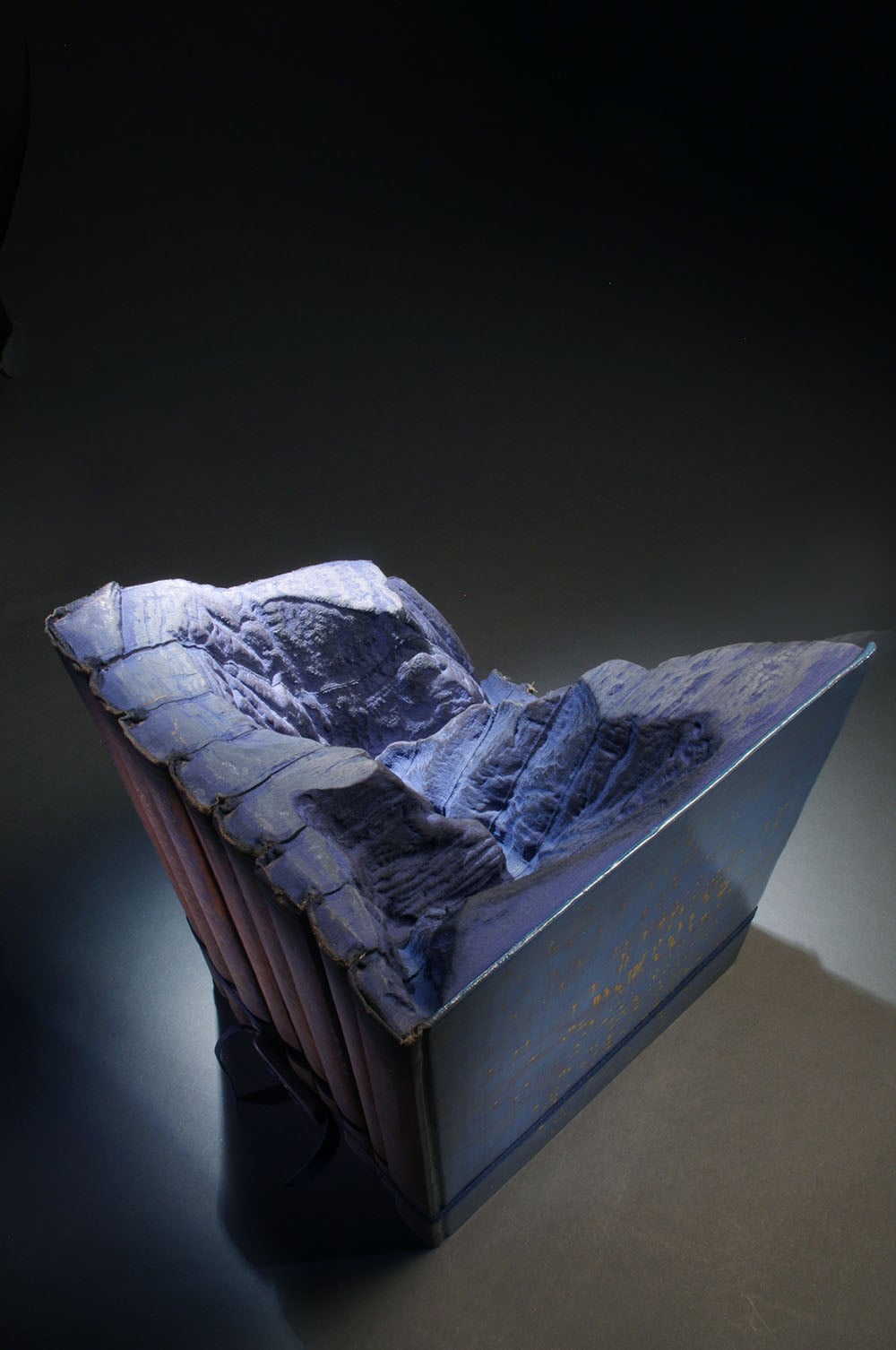 Book Sculptures, i libri trasformati in paesaggi da Guy Laramée | Collater.al