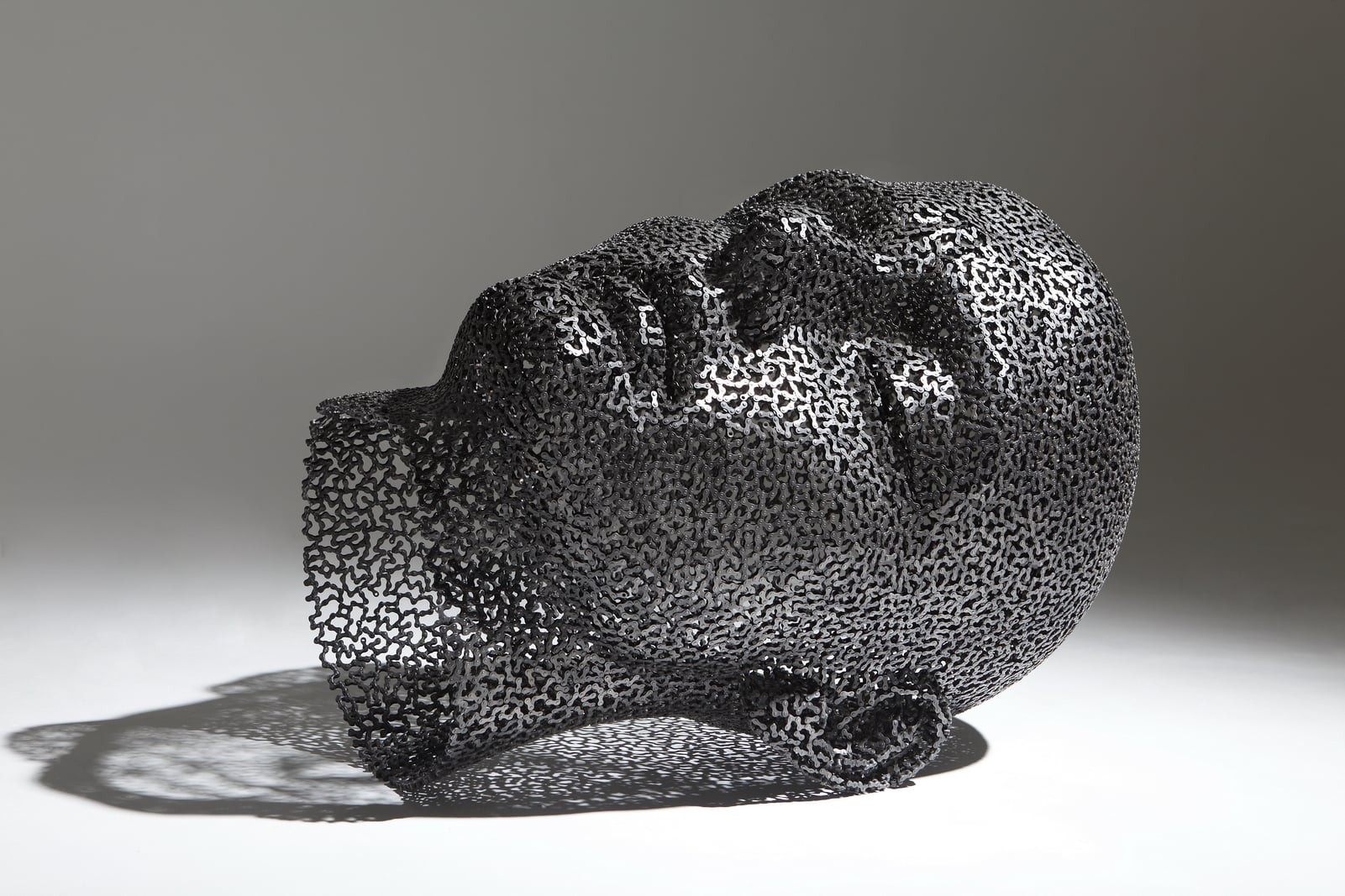 Seo Young Deok - Chain Sculptures | Collater.al