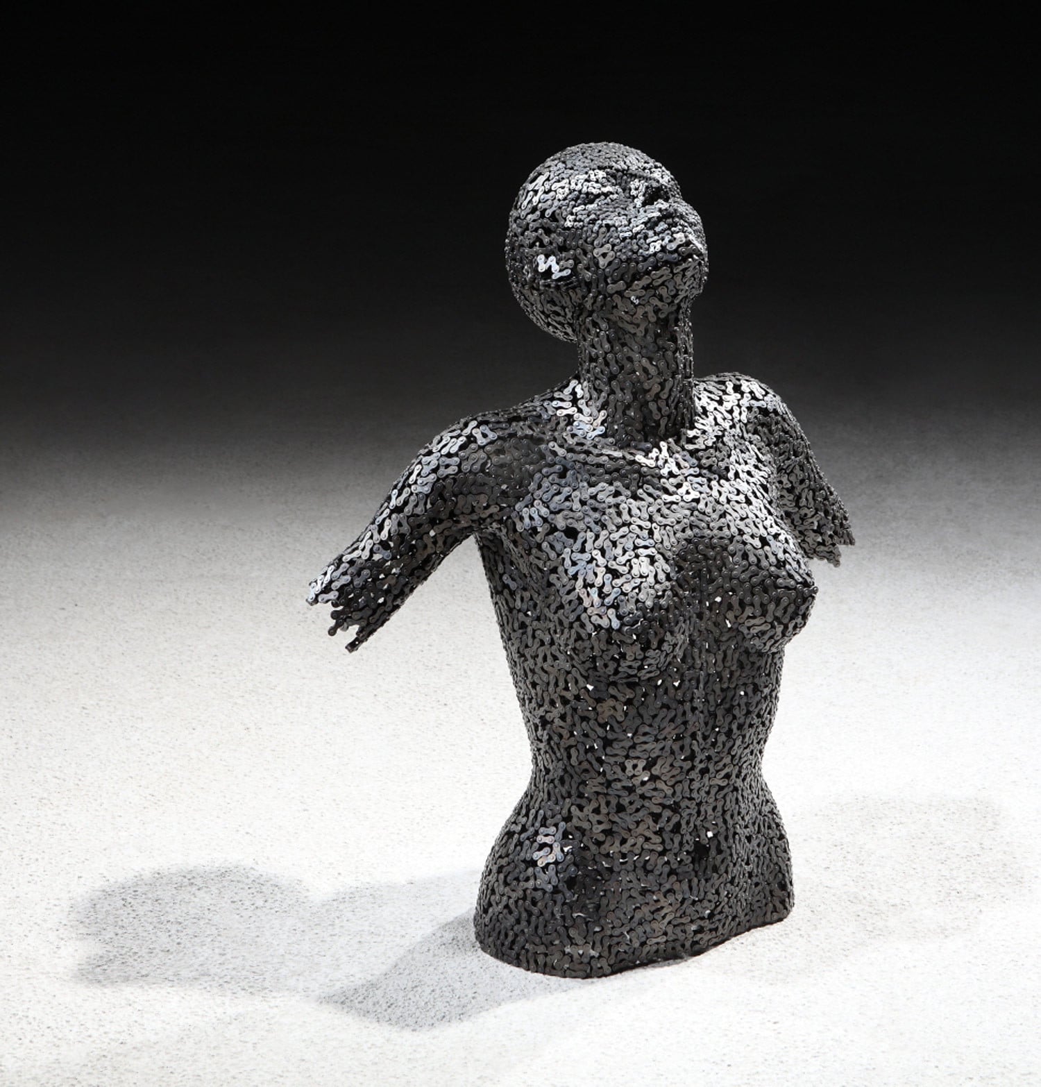 Seo Young Deok - Chain Sculptures | Collater.al