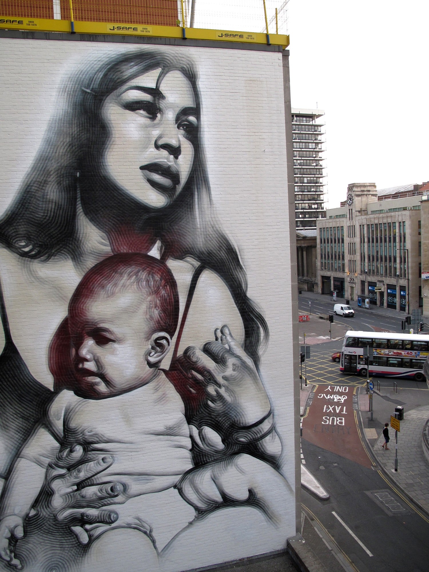 La street artist fotorealista e impegnata di El Mac | Collater.al