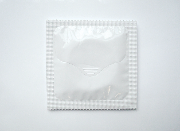 One-handed condom - Il primo condom che apri con una mano
