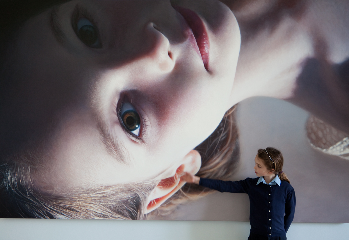 I bambini ritratti dal pittore Gottfried Helnwein | Collater.al