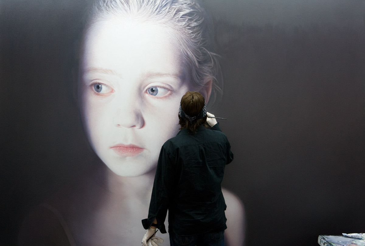 I bambini ritratti dal pittore Gottfried Helnwein | Collater.al
