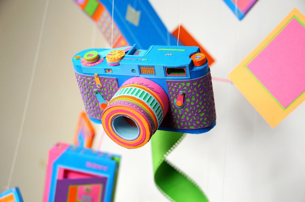 Back to Basics, le tecnologie anni '80 in paper art di Zim & Zou | Collater.al