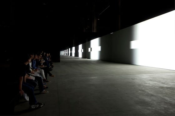 Carsten Nicolai - Unidisplay - Uninstallazione audiovisiva lunga 40 metri Carsten Nicolai - Unidisplay - Uninstallazione audiovisiva lunga 40 metri
