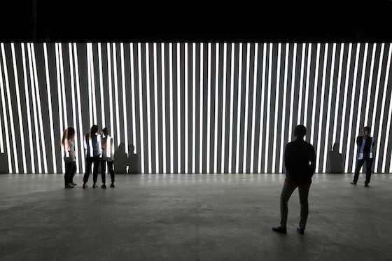 Carsten Nicolai - Unidisplay - Uninstallazione audiovisiva lunga 40 metri Carsten Nicolai - Unidisplay - Uninstallazione audiovisiva lunga 40 metri
