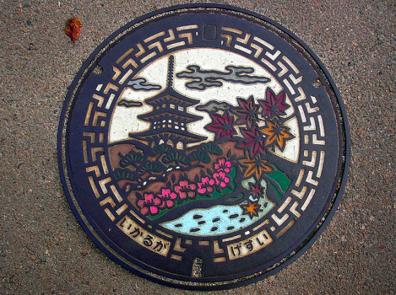 Japanese manhole cover - Tombini decorati