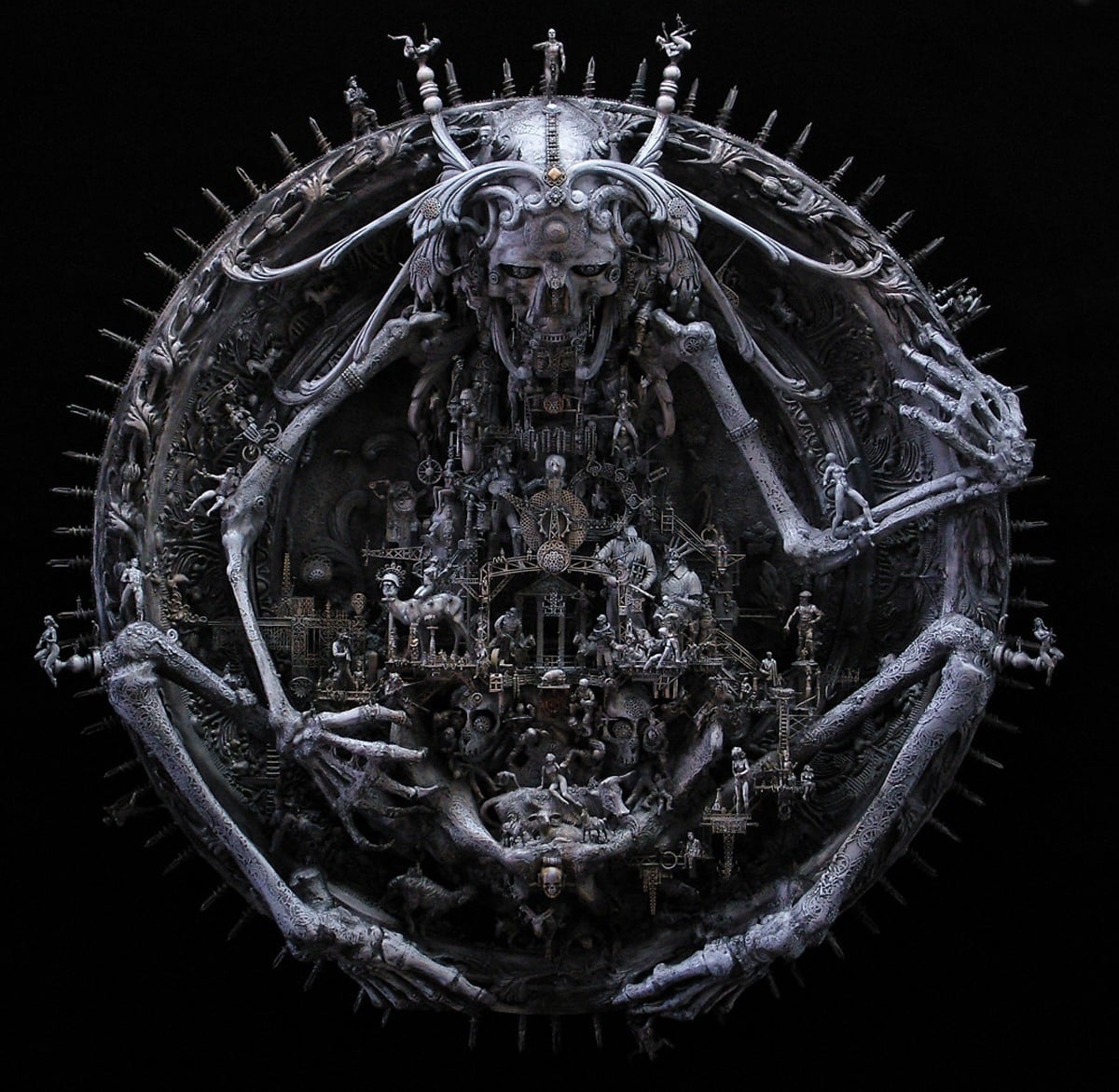 Le sculture dark di Kris Kuksi