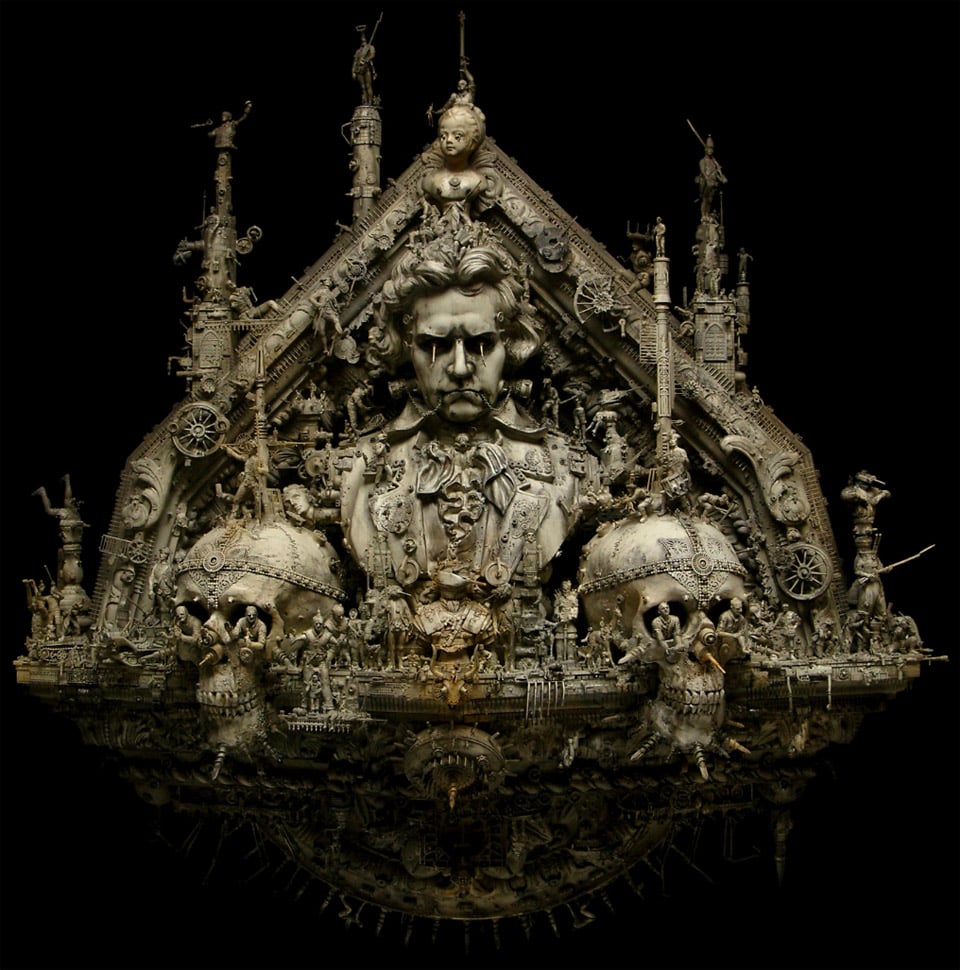 Le sculture dark di Kris Kuksi