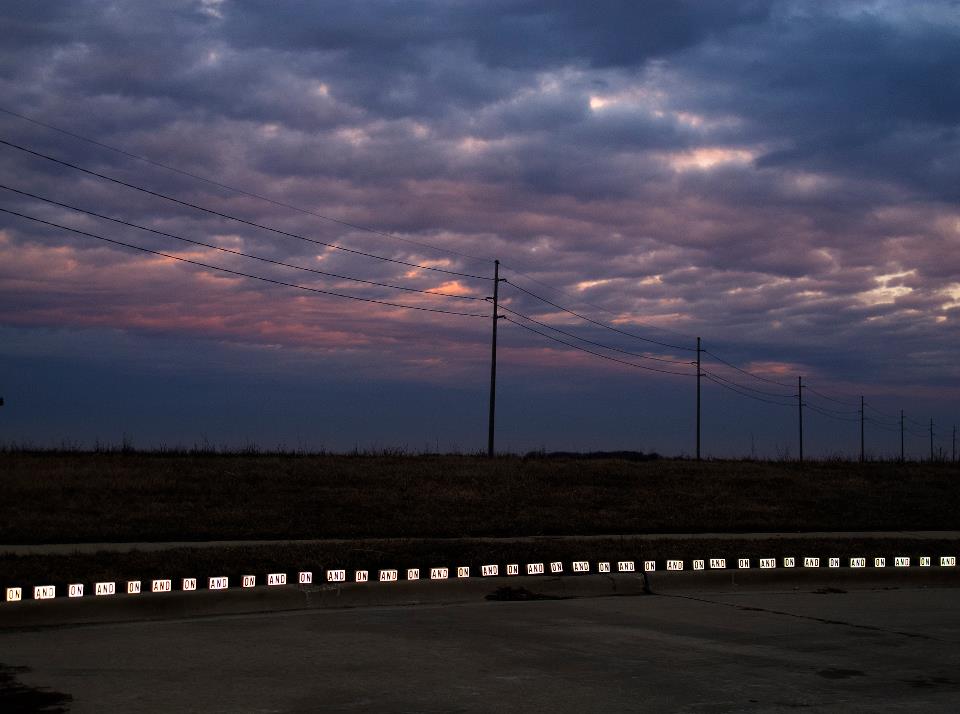 Joel Ross - Segnali stradali nella provincia americana | Collater.al