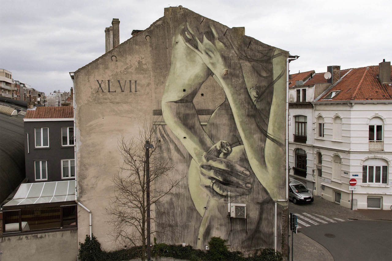 Le opere della street artist sudafricana Faith47 | Collater.al