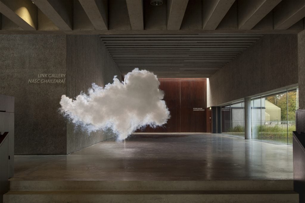 Nimbus, l'installazione atmosferica di Berndnaut Smilde | Collater.al