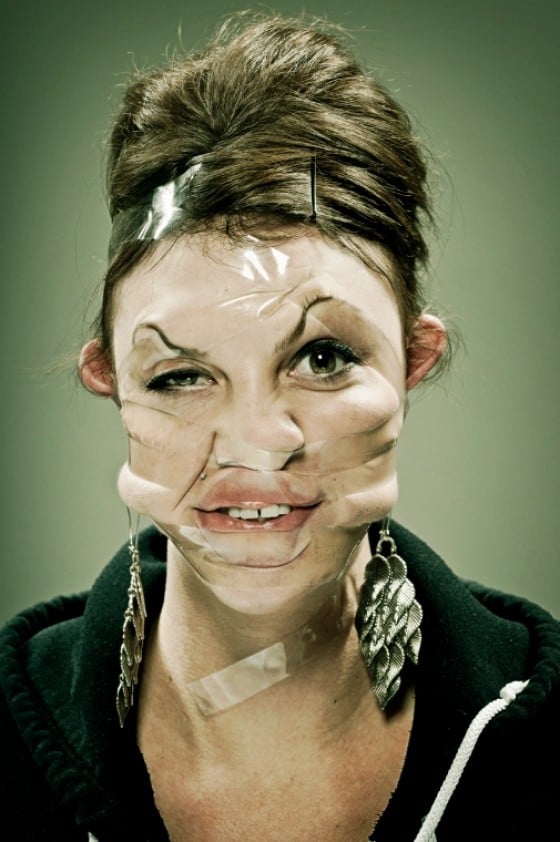 Scotch Tape - Persone con il volto deformato dallo scotch Scotch Tape - Persone con il volto deformato dallo scotch