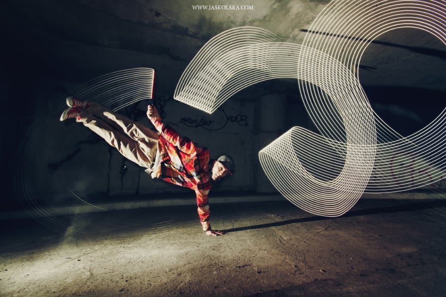 Joanna Jaskolska - Breakdance Light Painting