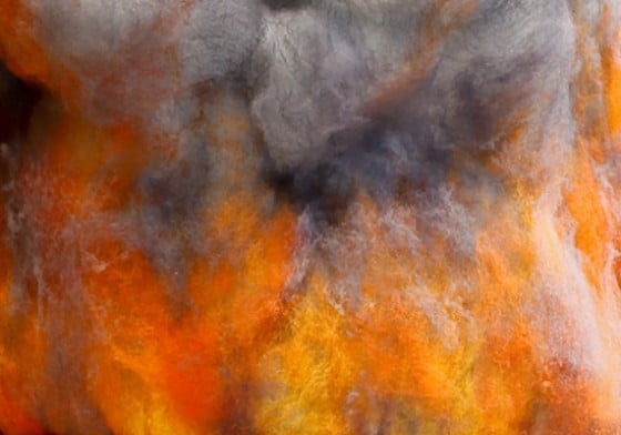Installazione dell'artista israeliano Gal Weinstein contro l'inquinamento globale