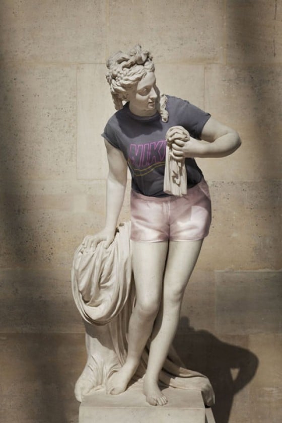 Lèo Caillard e Alexis Persani - Hipster in Stone - Sculture classiche con abbigliamento hipster