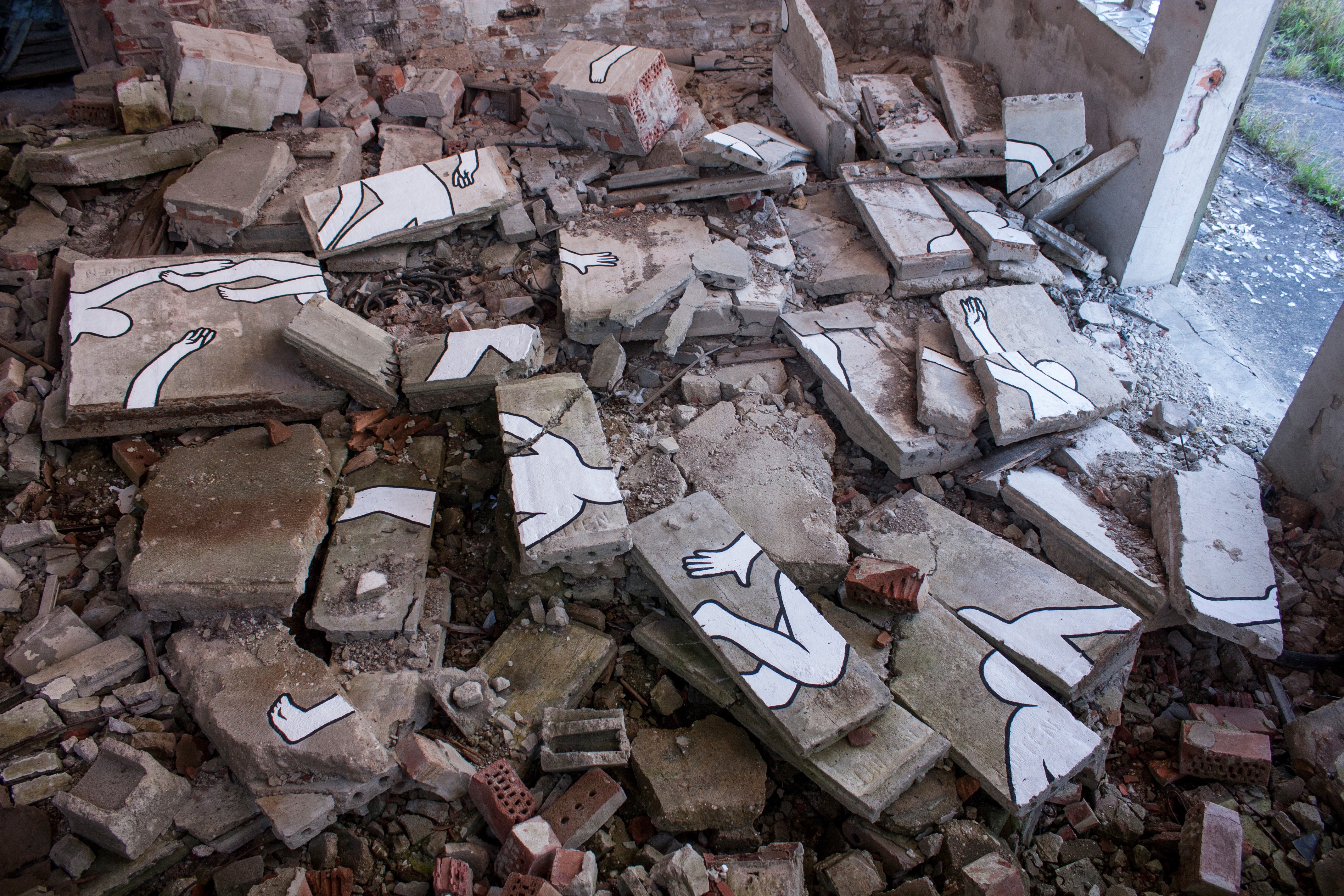 I fantasmi stilizzati dello street artist Daan Botlek | Collater.al