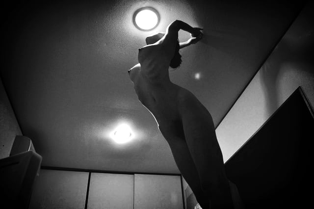 Tokyo Undressed, la serie fotografica erotica di Rikki Kasso | Collater.al
