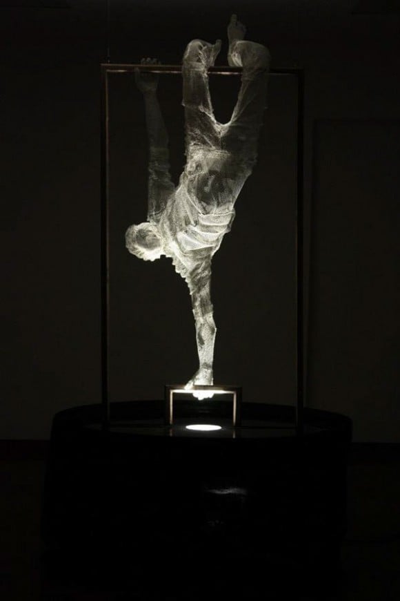light, camera, action! - Edoardo Tresoldi - Met Wire Sculptures | Collater.al