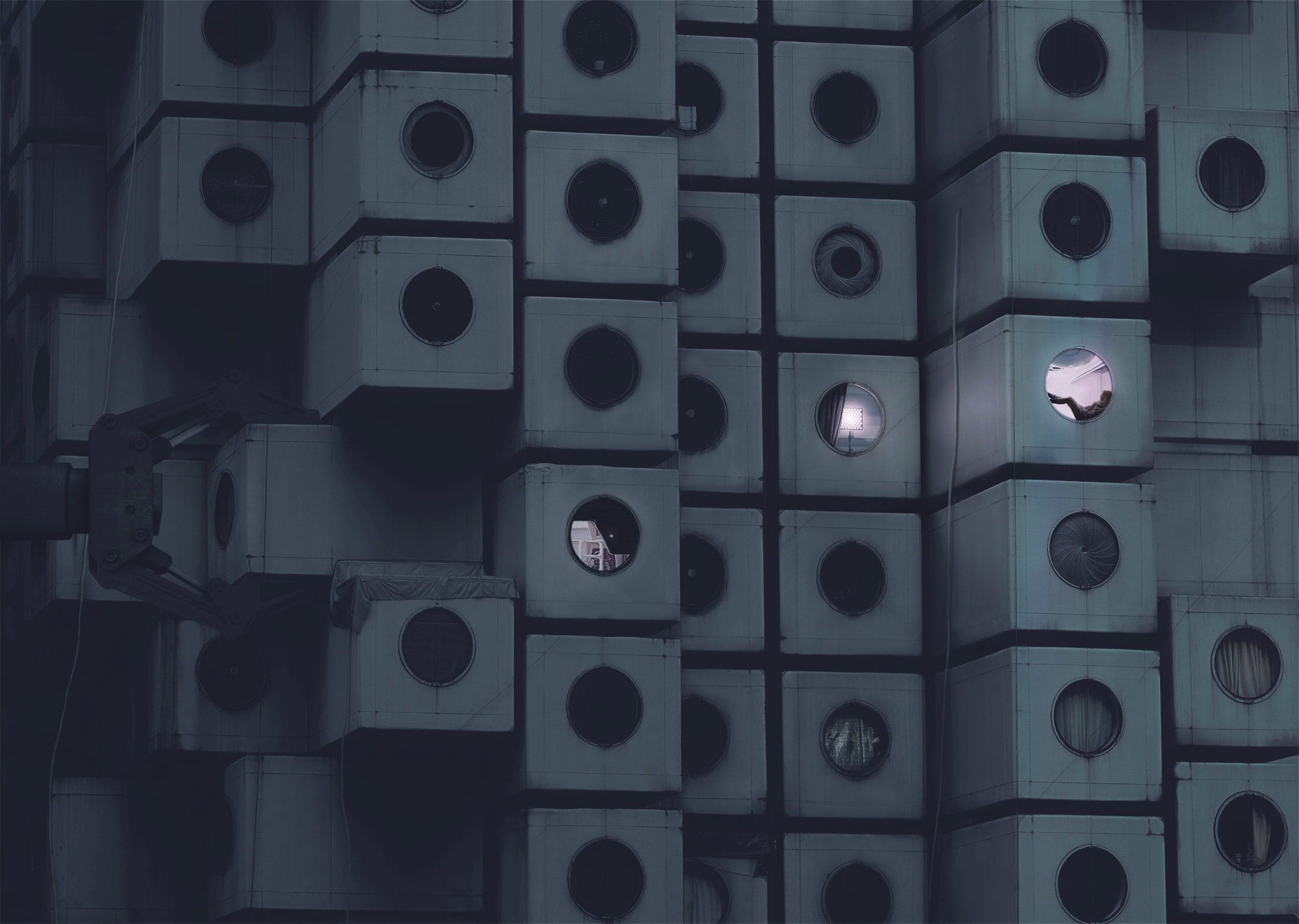 Trapped in Tokyo - Le GIF surreali di Nina Geometrieva e Damjan Cvetkov-Dimitrov | Collater.al