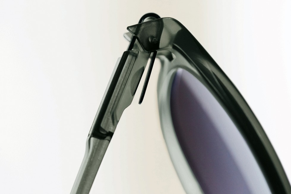 I nuovi occhiali da sole OAKLEY Latch
