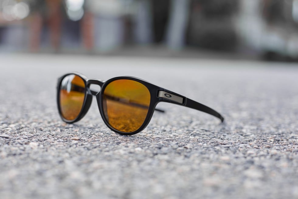 I nuovi occhiali da sole OAKLEY Latch | Collater.al