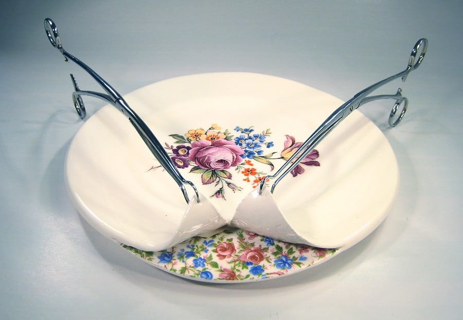 Under the Surface - Ceramiche modificate chirugicamente | Collater.al evd