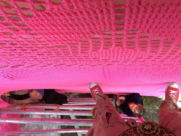 #ourpinkhouse - La casa tutta rosa di Olek | Collater.al