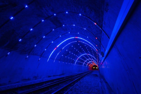 Le installazioni al neon di Angus Muir Design | Collater.al