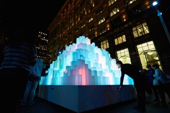 Le installazioni al neon di Angus Muir Design | Collater.al
