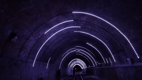 Le installazioni al neon di Angus Muir Design | Collater.al evd